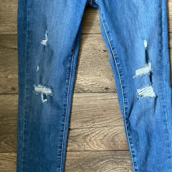 Levis 26 720 High Rise Super Skinny Medium Wash Distressed Jeans - Picture 3 of 8